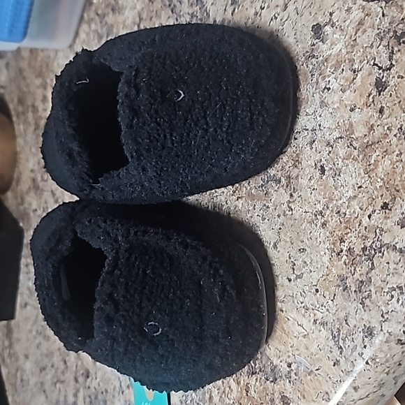 Slippers - Picture 3 of 6